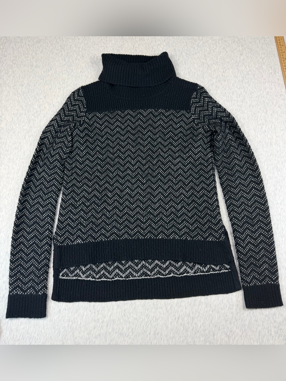 Theory Black White Wool Cashmere Chevron Turtleneck Sweater Size P (00/0)